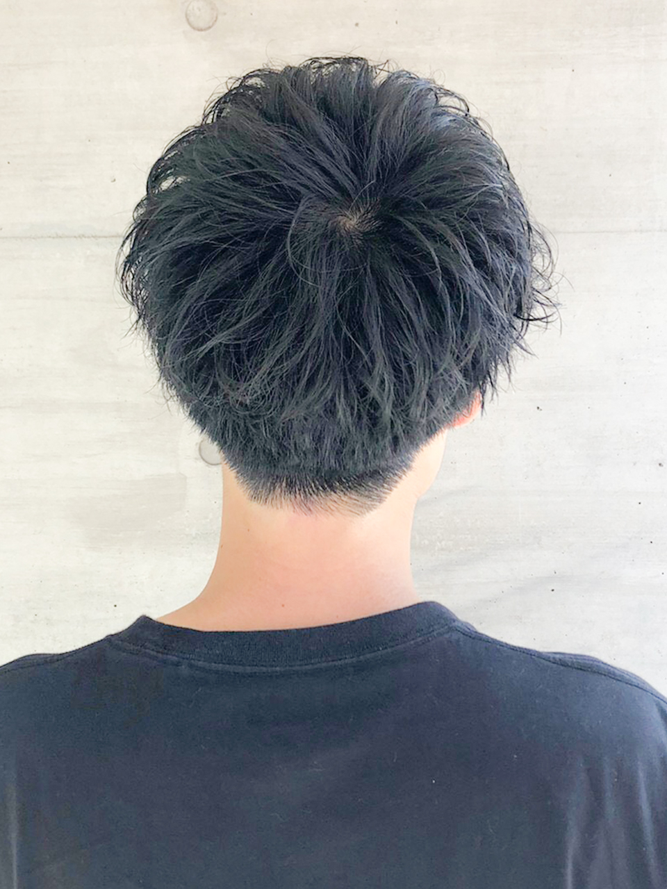 爽やかアップバング刈り上げソフトツーブロックショート