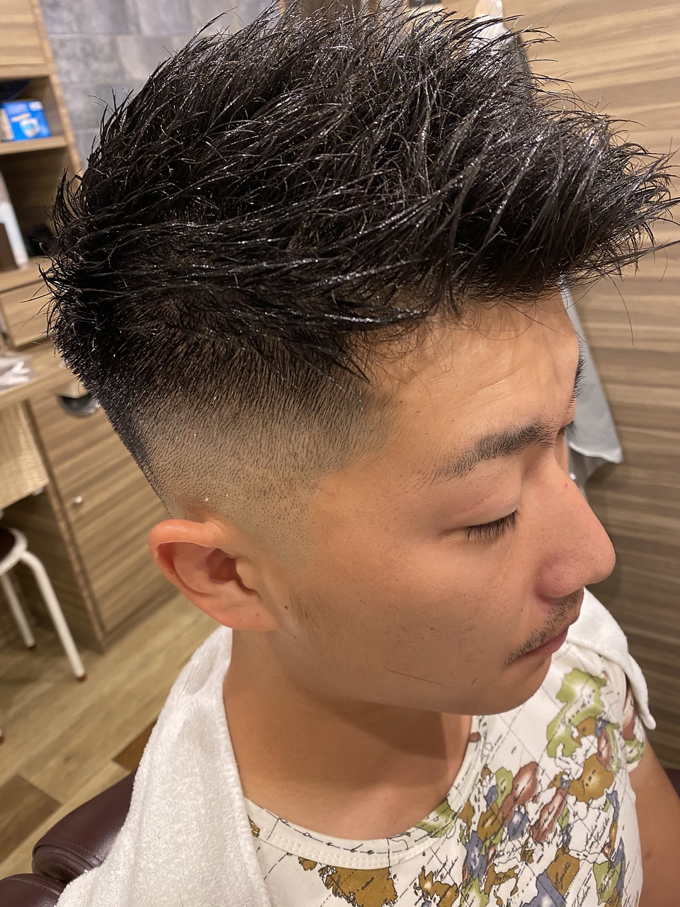 ソフモヒ短髪黒髪スキンフェードカット