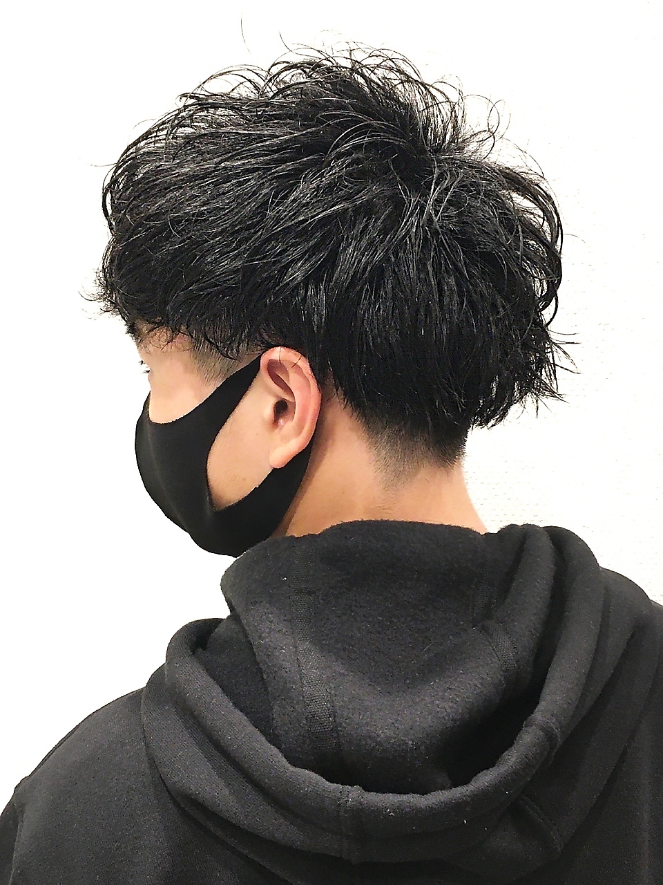 ツーブロスパイラルパーマ黒髪７３アップバング