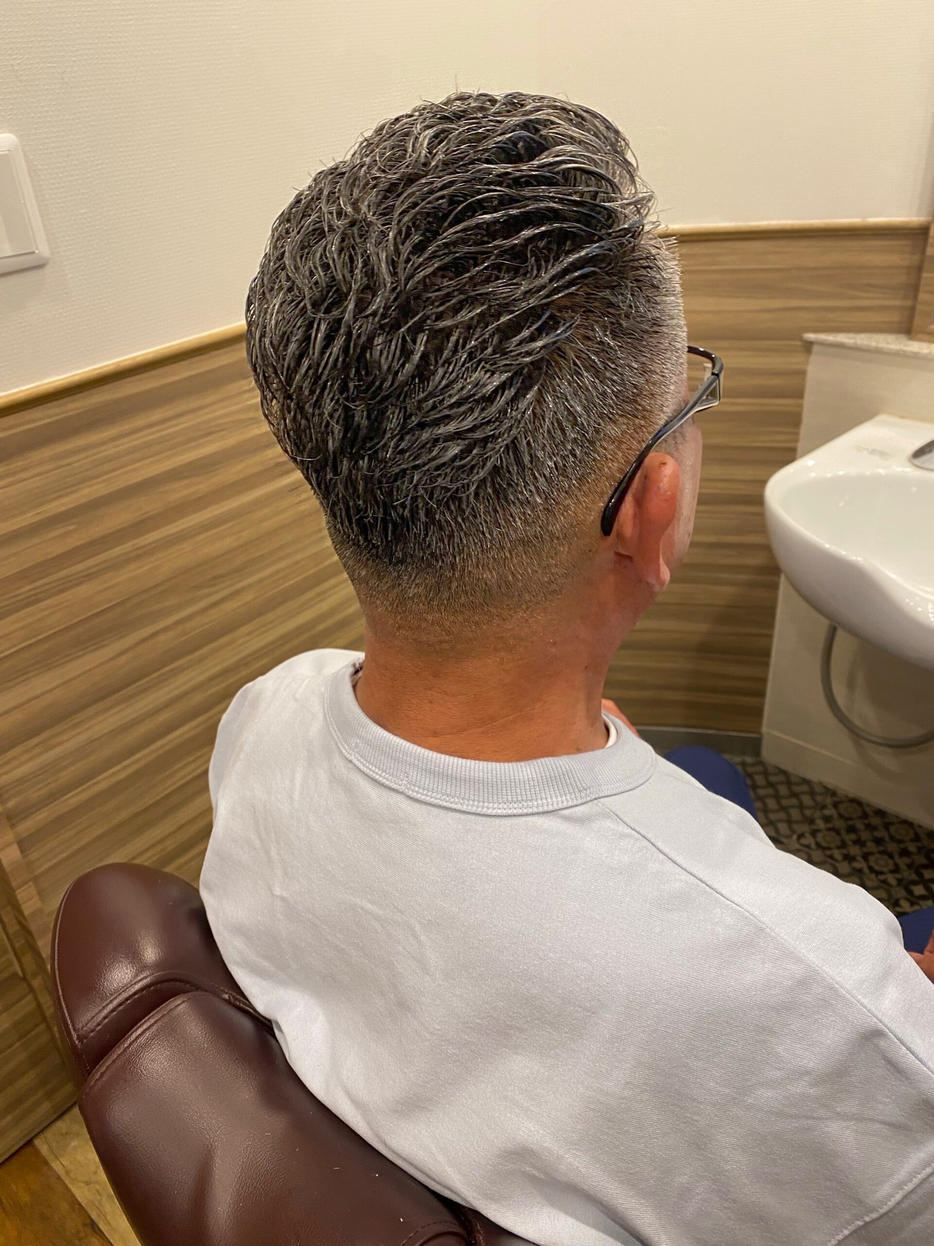 アイロンパーマフェードバックスタイル