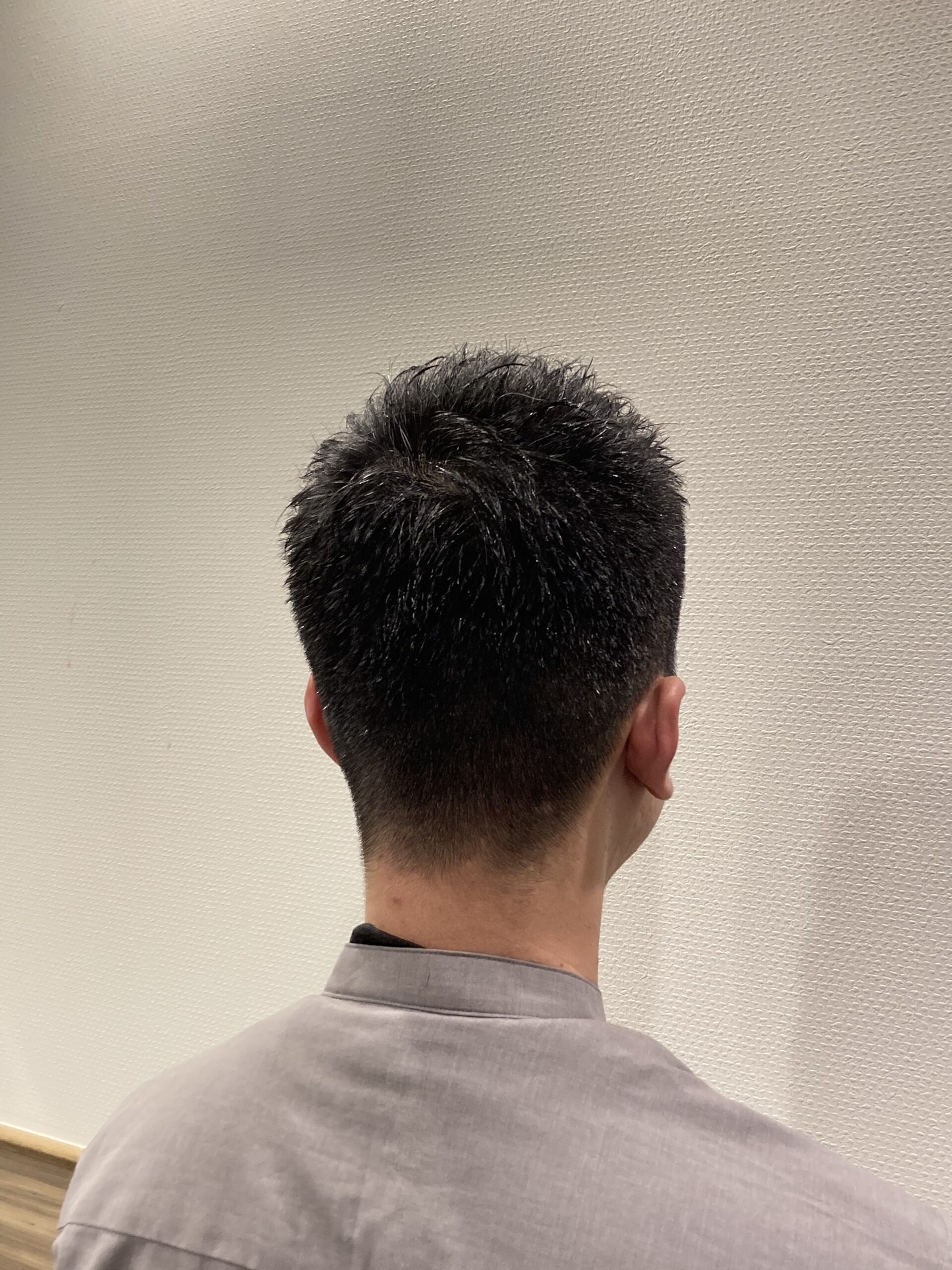 刈り上げアップバング