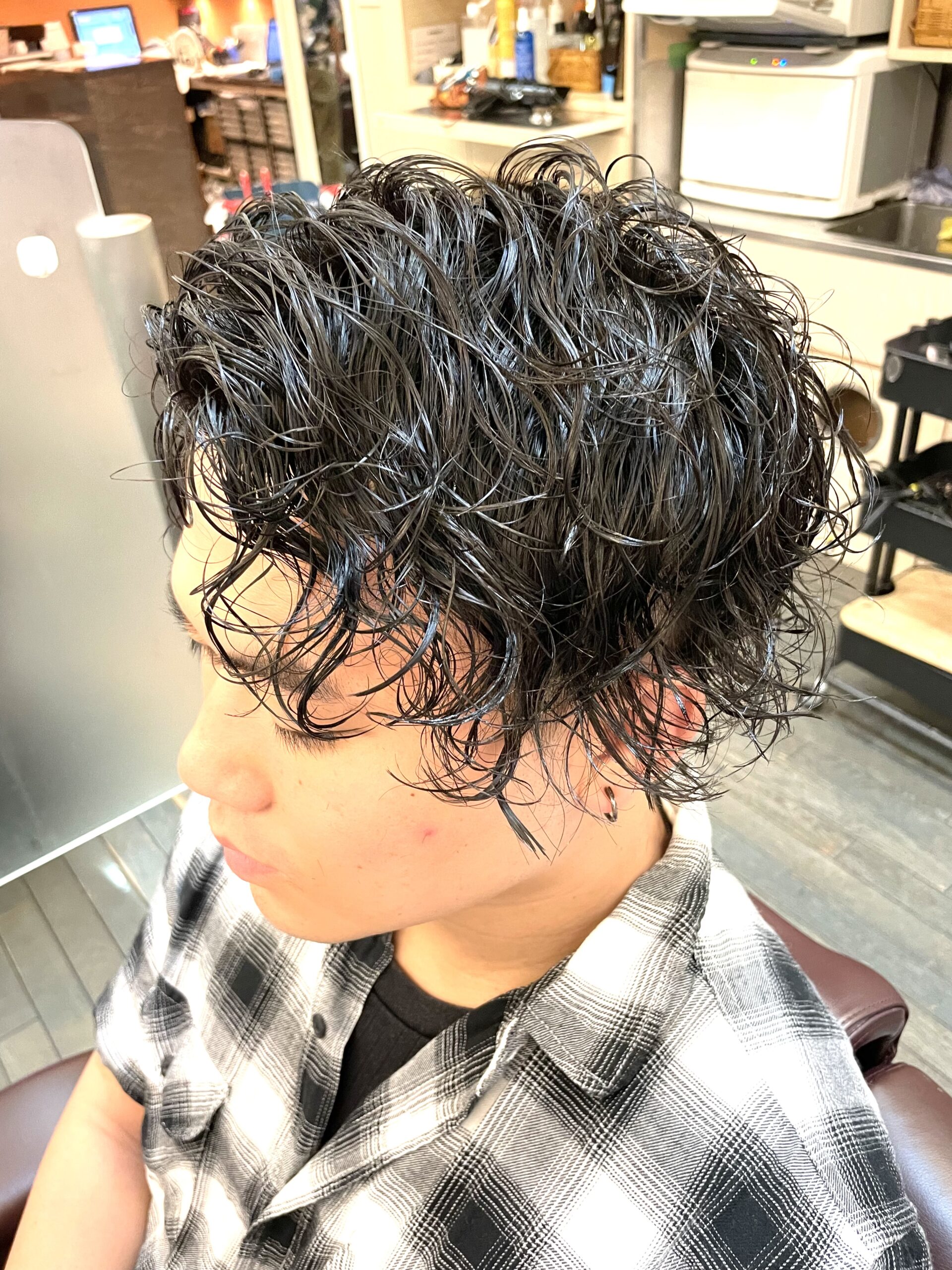 ツーブロックセンターパートスパイラルマッシュ