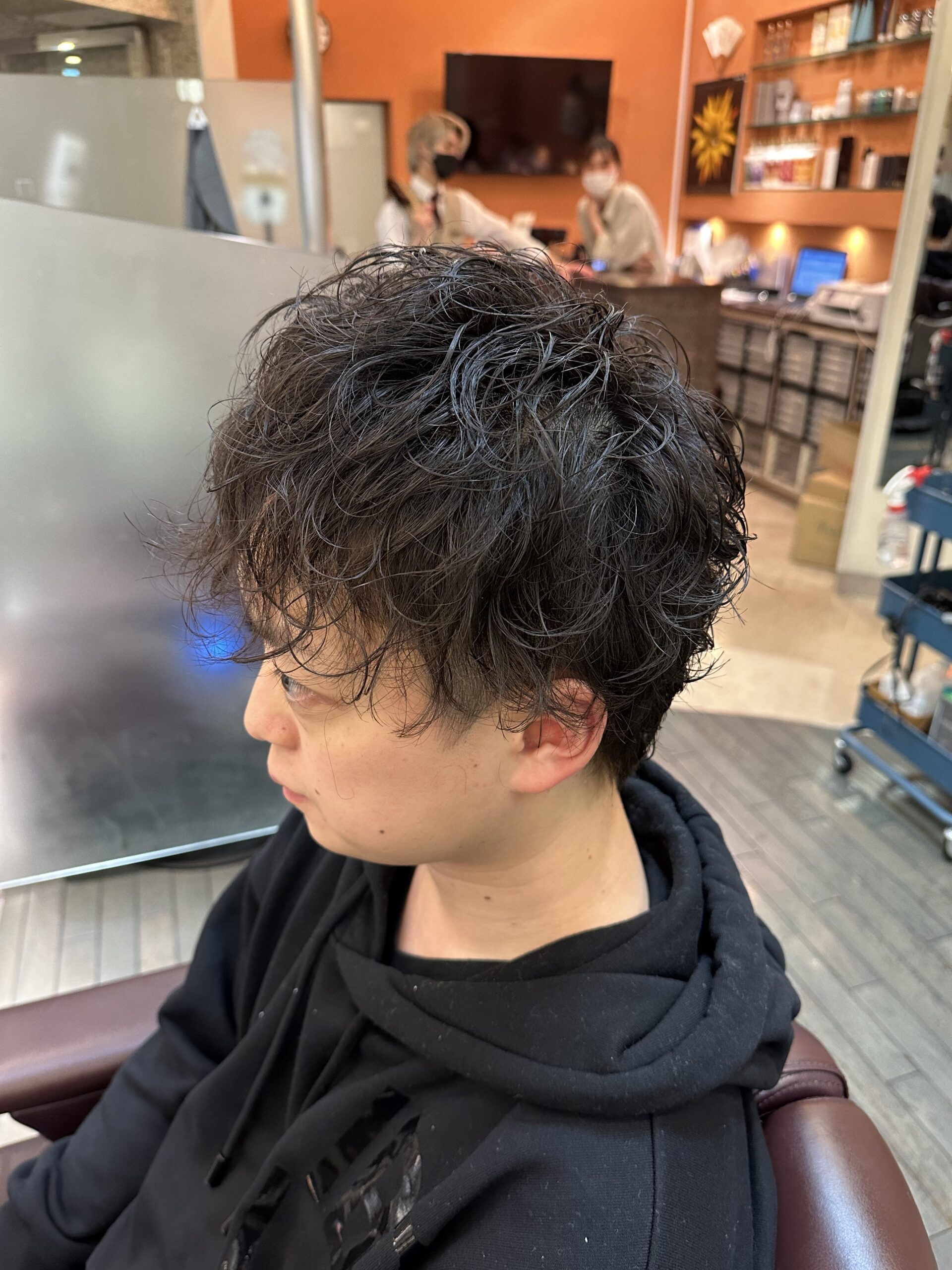 10代20代ツーブロックマッシュナチュラルパーマ