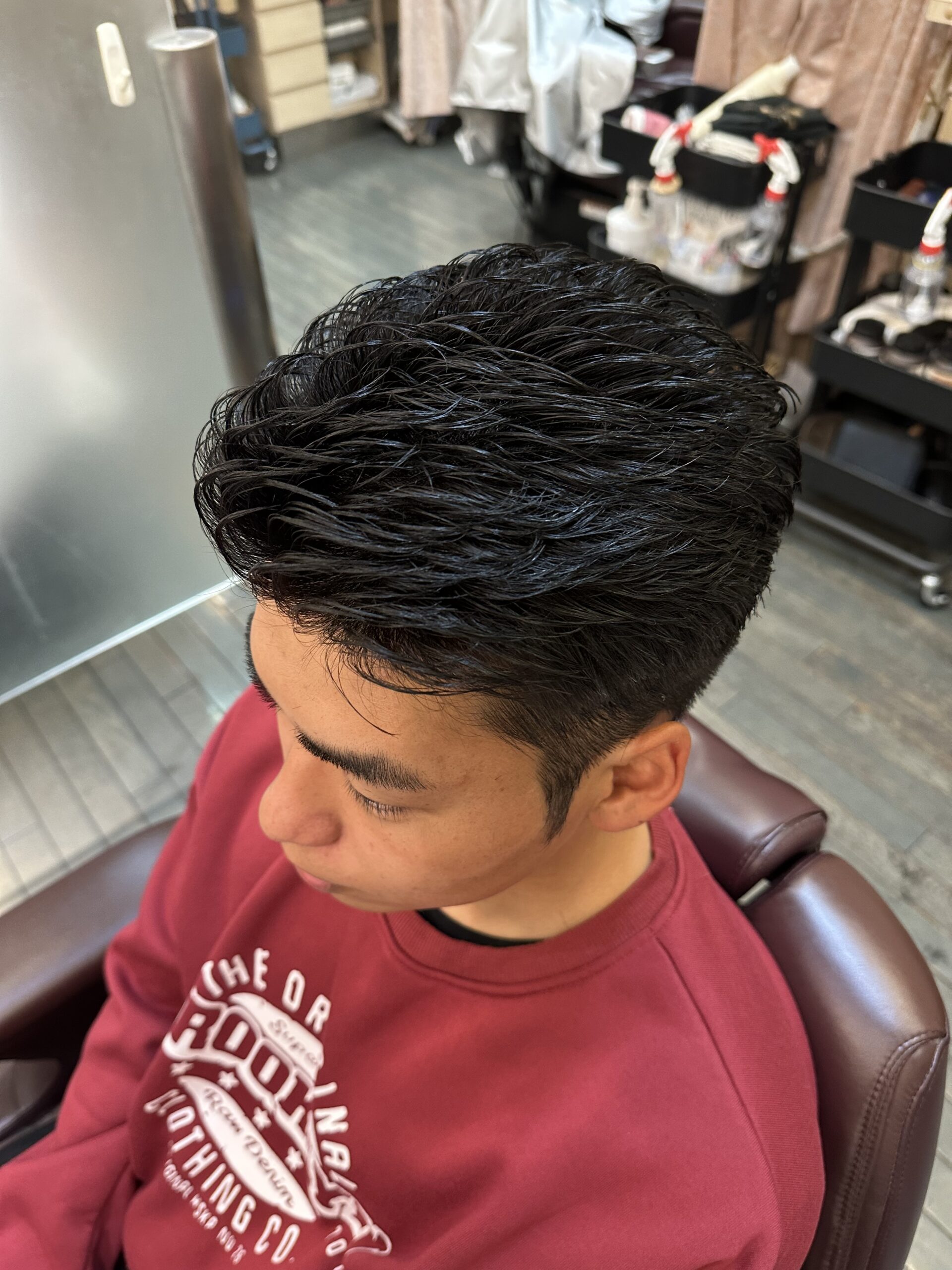 20代30代ビジネスパーマ刈り上げメンズショート