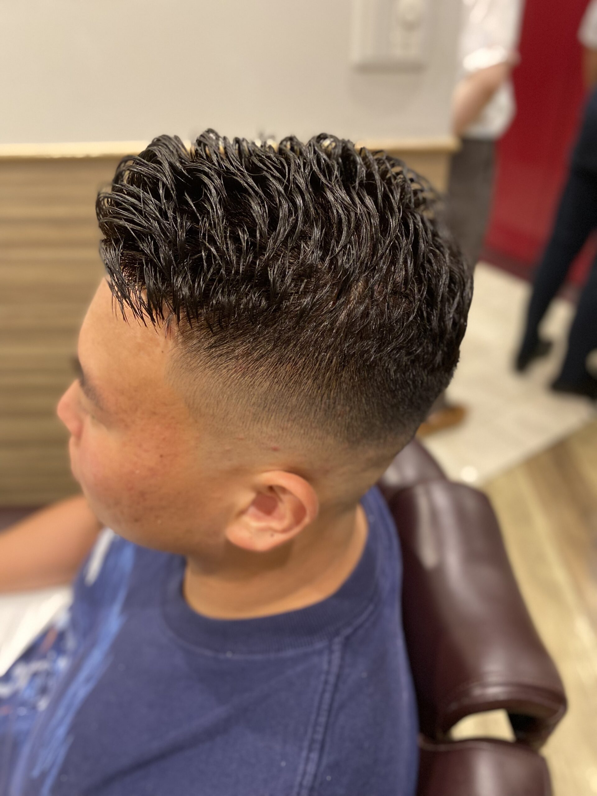 震災スキンフェードアイロンパーマ