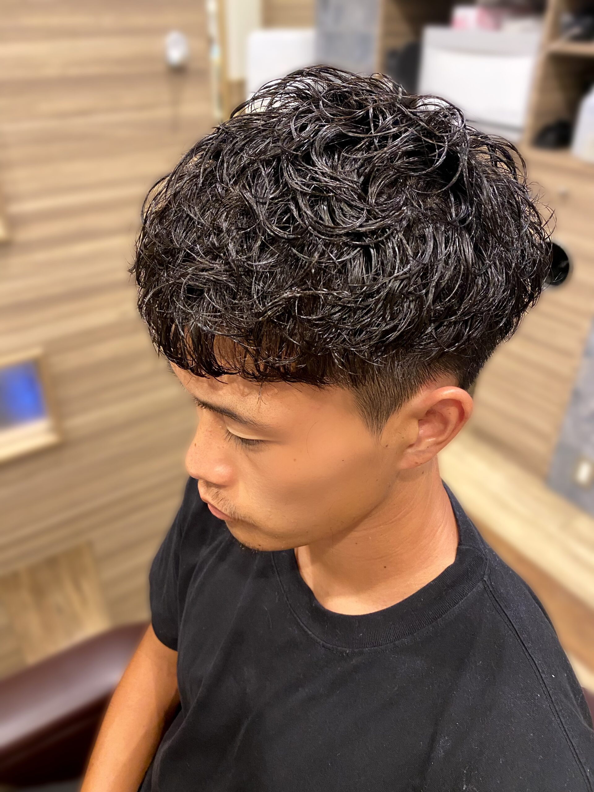 前巻マッシュパーマツーブロ刈り上げ