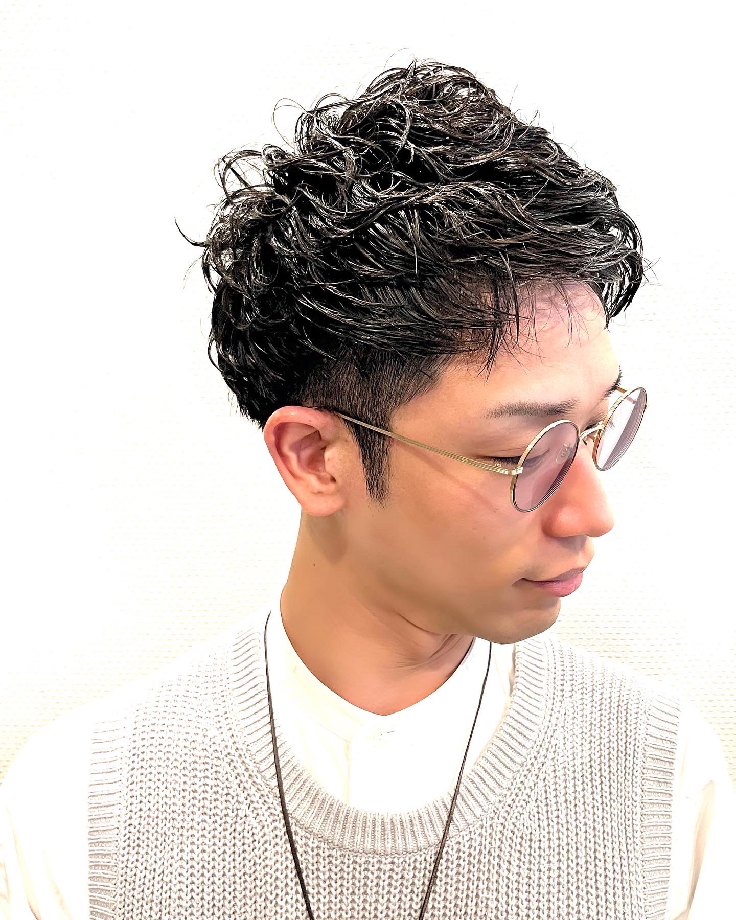 ナチュラルパーマゆるふわツーブロックモテ髪