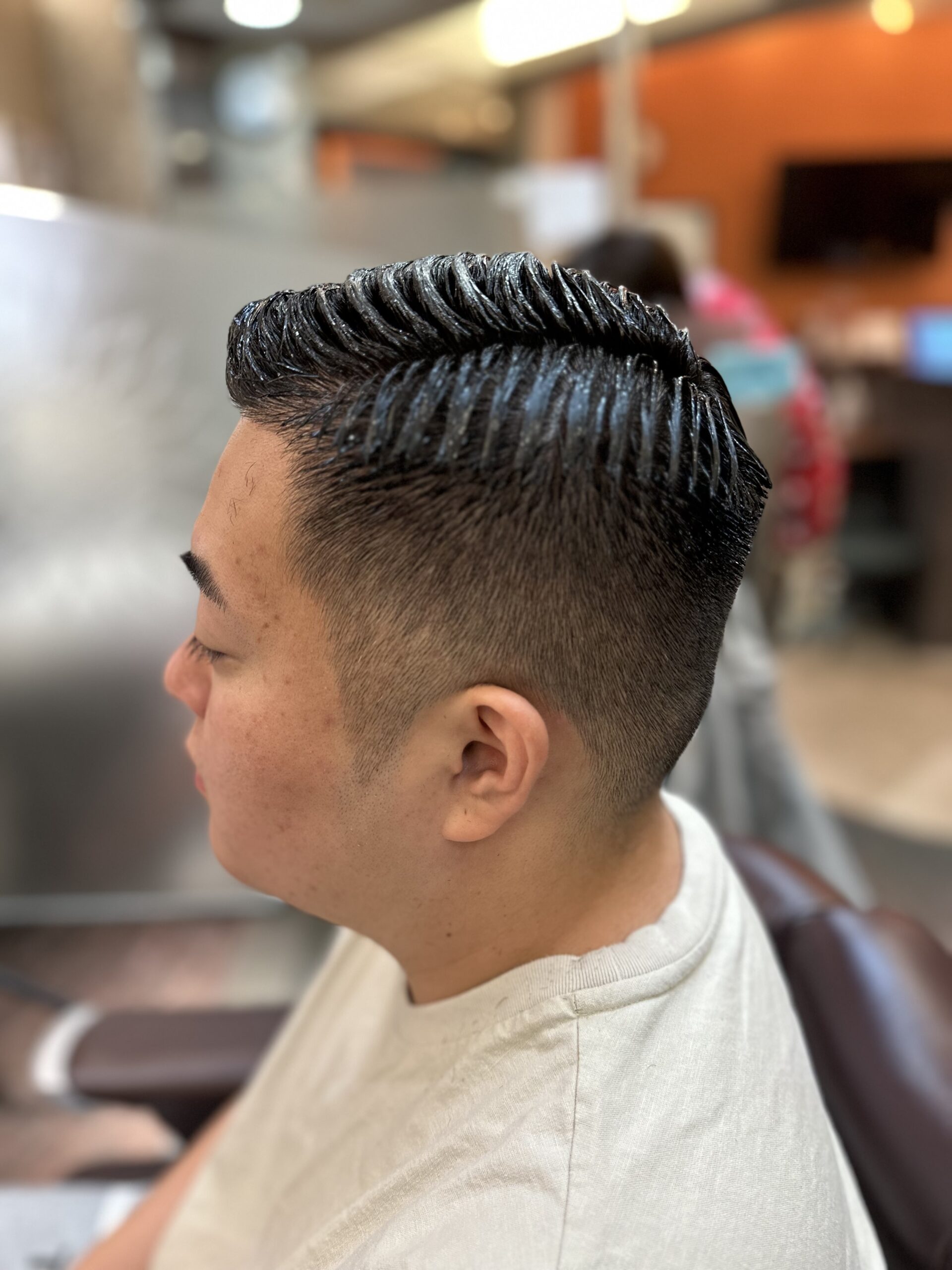 圧倒的短髪フェードアイロンパーマメンズ黒髪