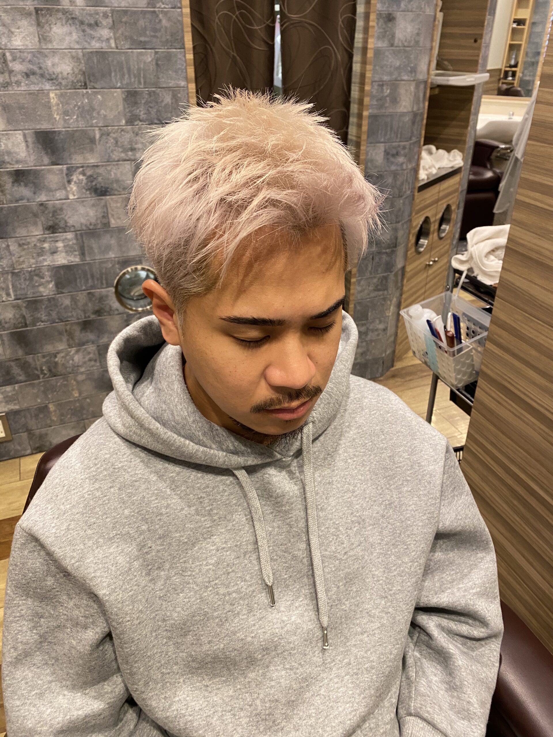 メンズ無造作フェード束感アップバングショートストリート